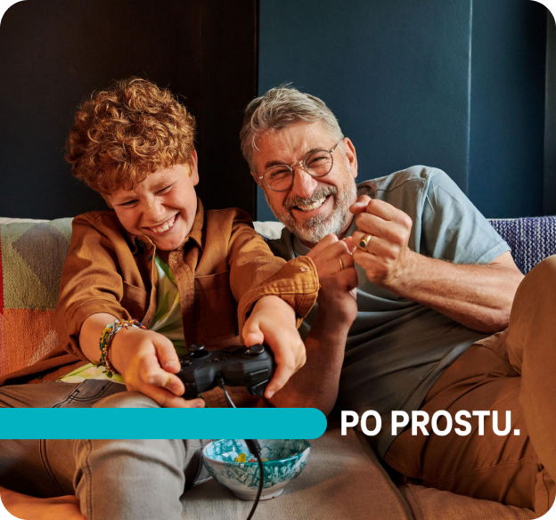 Chopiec grający na konsoli, napis na grafice PO PROSTU.